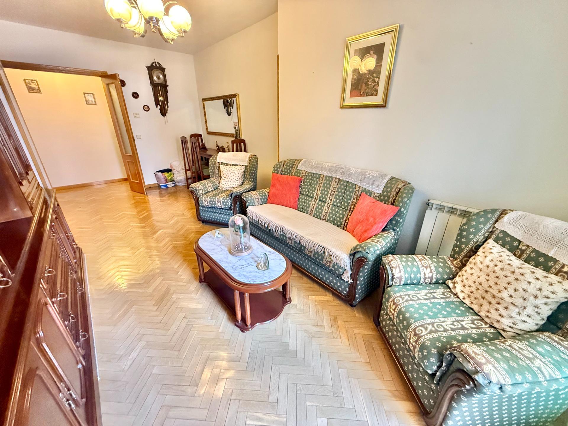 Fabuloso piso exterior con plaza de garaje en urbanización privada en Valdemoro