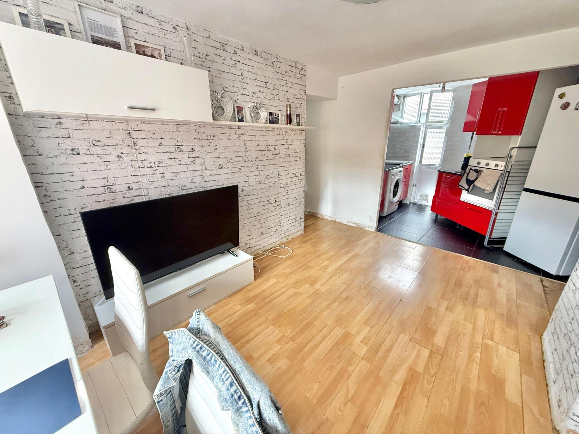 PISO EXTERIOR EN HELLIN